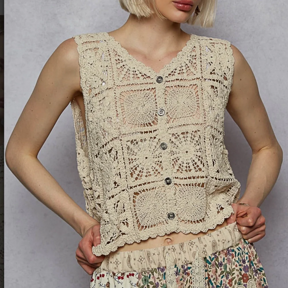 ⭐️ POL “ Helena ”  POL Sleeveless Crochet top with Ruffle 42